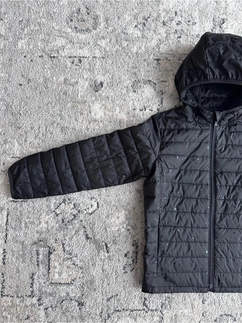 GAP Kids black hooded lightweight puffer zip-up jacket size M(8/9)